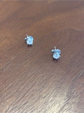 .6 carat round cut stud earrings. 14k white gold setting